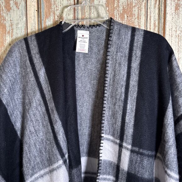 Woolrich Blanket Wrap Shawl Womens One Size Black Plaid Cozy - Picture 2 of 6